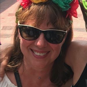 Meet your Posher, Elizabeth